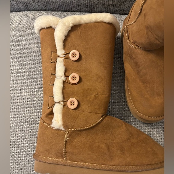 Brand new Cozy & Stylish Winter Boots 8 ( no box ) - Picture 6 of 15